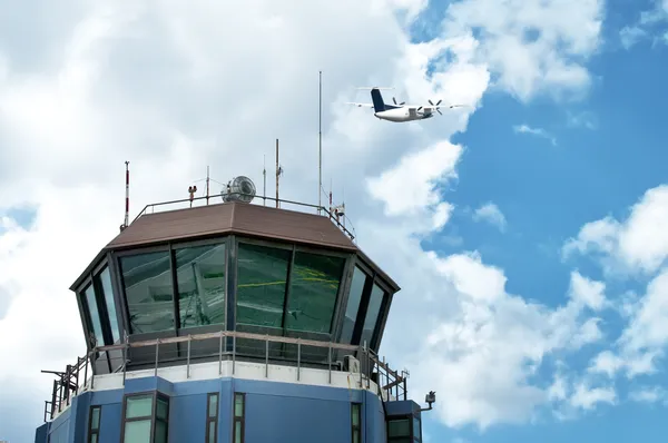 Luchtverkeerstoren — Stockfoto