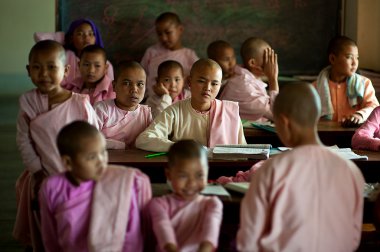 monkettes hsipaw Manastırı Myanmar