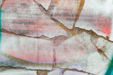 Kırmızı ve yeşil renkli taş duvar fayanslarının fotoğraf deseni.