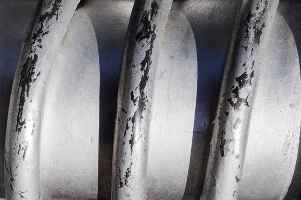 Metal gri yay yüzeyinin foto dokusu.