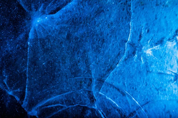 Фото Синього Тонованого Замороженого Кола Лінії Тріснула Пошкодила Текстуру Поверхні — стокове фото