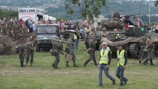 Yorkshire Warfare Experience Leeds August 2021 Troops Waiting Mock Battle — Stock Video