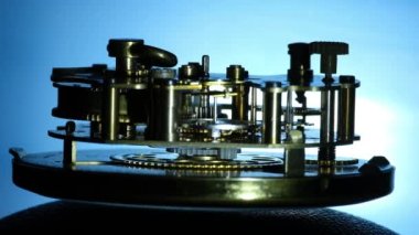 Analog küçük yaylı saatin dahili çalışmasıName.