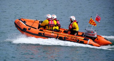 Kraliyet Ulusal Cankurtaran Kurumu, Birleşik Krallık, İrlanda Cumhuriyeti, Kanal Adaları ve Man Adası 'nın yanı sıra bazı iç su yollarında denizlerde hayat kurtaran en büyük hayır kurumudur..