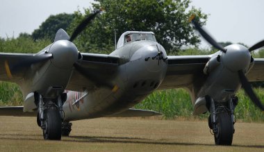 Doğu Kirkby Hava Gösterisi, Hughnshire, İngiltere. Ağustos 2022. De Havilland DH.98 Sivrisinek (İngilizce: 