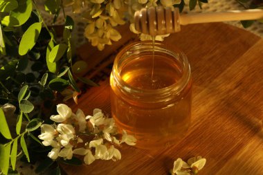 Çiçekli bal kavanozu