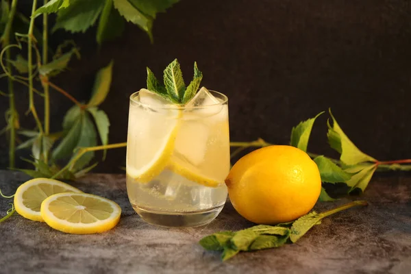 Glass Cold Lemonade Lemon Mint — Stock Photo, Image
