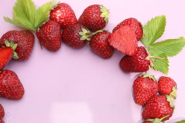 Pink Background Strawberry Copy Space — Stock Photo, Image