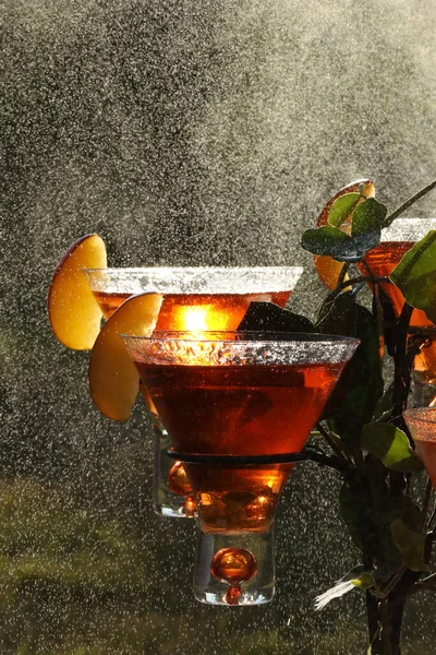 Glas Mit Kaltem Sommergetränk Und Obst Cocktail — Stockfoto