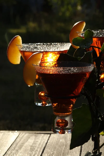 Glas Mit Kaltem Sommergetränk Und Obst Cocktail — Stockfoto