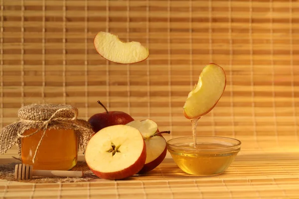 Red Fresh Apples Honey Wooden Background — Stock Fotó