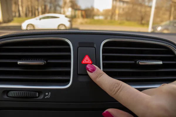 basma Acil durdurma düğmesi.