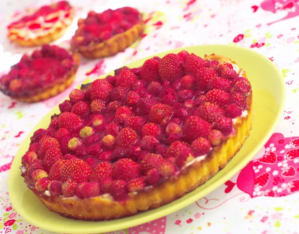 yaban çileği ile tart