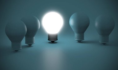 Kalabalığın arasında parlayan ampul. 3d oluşturma