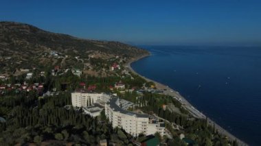 Deniz kıyısı boyunca uçmak