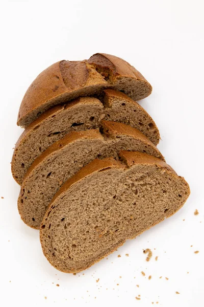 Chleb Bochenek Kromkami Chleb Białym Tle Widok Góry Świeże Pyszne — Zdjęcie stockowe