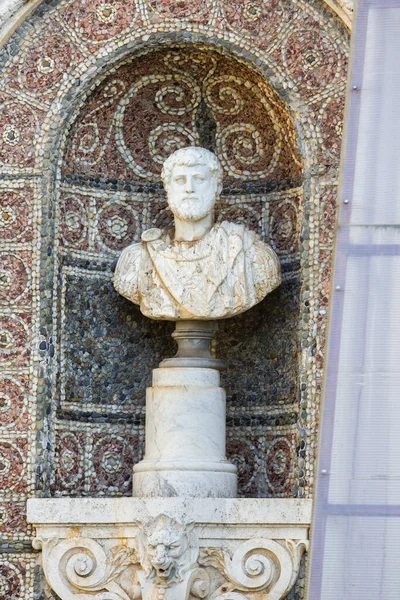 Velho Clássico Romeno Busto Estátua Mármore — Fotografia de Stock