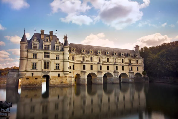 Loire Bölgesindeki Cenoncheau Kalesi