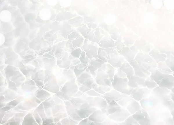 苛性光深波矢量设计纹理 海水或海水背景 夏天的海滩很有名 天然透明的水下表面 清澈晶莹的水景游泳池水中的倒影 — 图库矢量图片