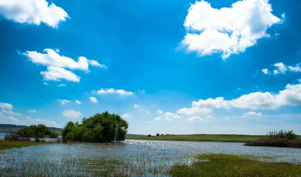 Landskapet i lake av Cuga — Stockfoto
