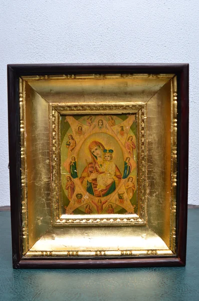 L'icona della Madre di Dio d'oro — Foto Stock