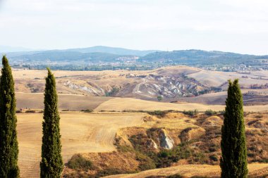 San Quirico d 'Orcia (SI), İtalya - 05 Ağustos 2021: Orcia, Tuscany, Ital