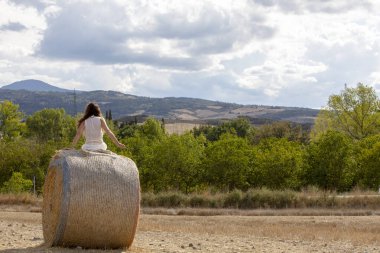 Val d 'Orcia (SI), İtalya - 05 Ağustos 2021: Orcia, Tuscany, İtalya
