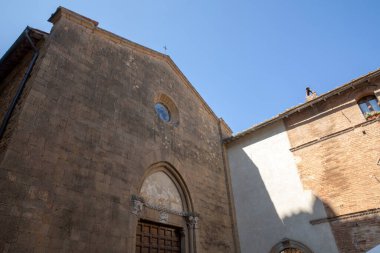 Pienza (SI), İtalya - 15 Ağustos 2021: Duomo Santa Maria Assunta Katedrali Pienza köyü, Tuscany, İtalya