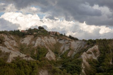 Chiusure, Ascanio (SI), İtalya - 15 Ağustos 2021: Chiusure Village, Asciano, Toskana, İtalya