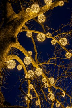 Lugano / İsviçre - 12 Aralık 2021: Ciani Park, Lugano, İsviçre, Avrupa 'da Noel süslemeleri