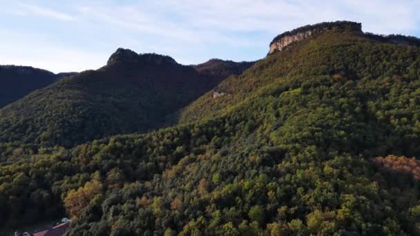 Luchtfoto Met Drone Van Het Herfstlandschap Vall Bas Garrotxa Girona — Stockvideo