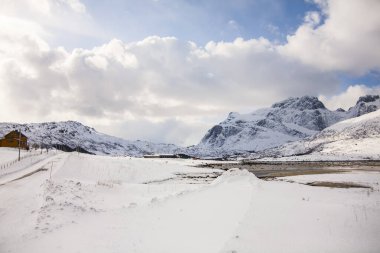 Lofoten Adaları 'nda kış, Kuzey, Norveç.