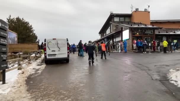 Masella Spain December 2020 People Skiing Protection Masks Masella Pyrenees — Stock Video