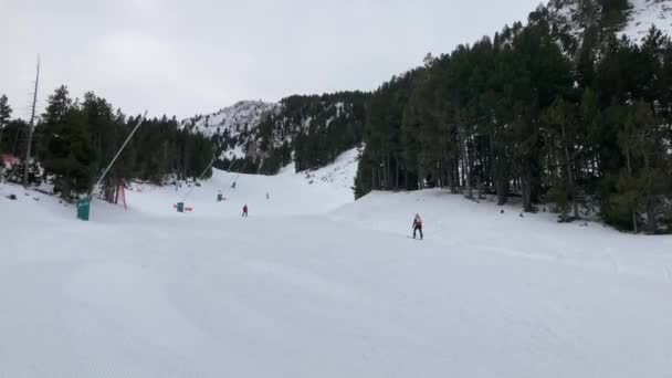 Masella Spanien Dezember 2020 Skifahrer Mit Schutzmasken Masella Pyrenäen Spanien — Stockvideo