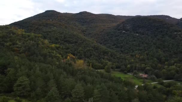 Garrotxa Girona Spanya Sonbahar Manzarasının Insansız Hava Aracı Görüntüsü Uhd — Stok video