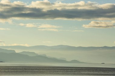Nordkapp, Norveç 'te sonbahar günbatımı ve manzara