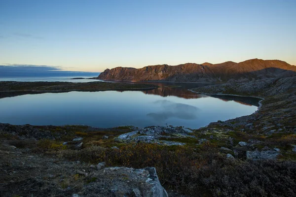 ノルウェーのノルトカップにある秋の夕日と風景 — ストック写真