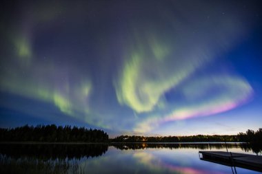 Kuzey ışıkları Kiruna, Laponya, Kuzey İsveç.