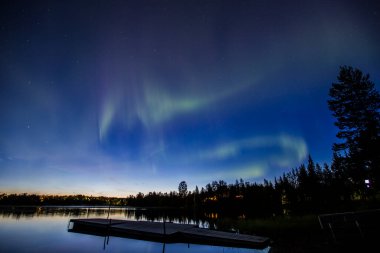 Kuzey ışıkları Kiruna, Laponya, Kuzey İsveç.