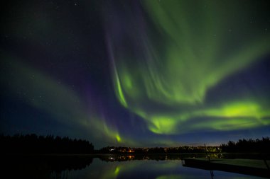 Kuzey ışıkları Kiruna, Laponya, Kuzey İsveç.