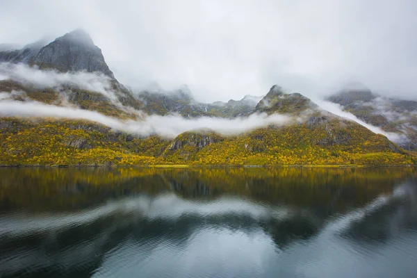 Jesienny Krajobraz Plaża Wyspach Lofoten Norwegia — Zdjęcie stockowe