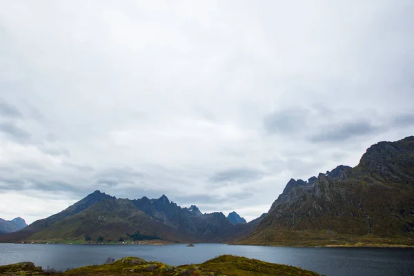 Φθινόπωρο Τοπίο Και Παραλία Στα Νησιά Lofoten Νορβηγία — Φωτογραφία Αρχείου