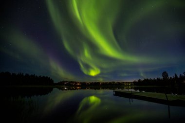 Kuzey ışıkları Kiruna, Laponya, Kuzey İsveç.