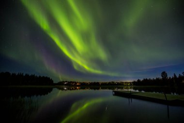 Kuzey ışıkları Kiruna, Laponya, Kuzey İsveç.