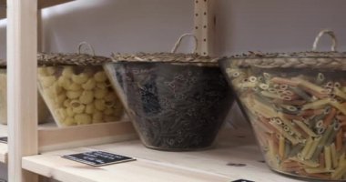 self servis organik gıdalar. Çevre dostu sıfır atık dükkanı. Küçük yerel işletme 4K UHD