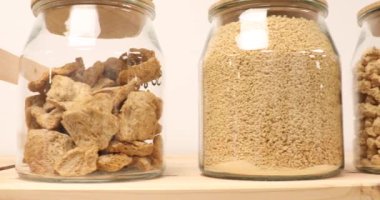 self servis organik gıdalar. Çevre dostu sıfır atık dükkanı. Küçük yerel işletme 4K UHD