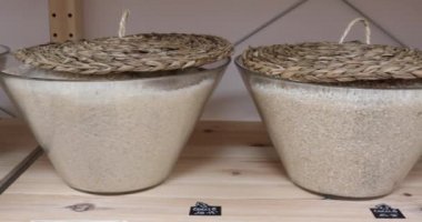 self servis organik gıdalar. Çevre dostu sıfır atık dükkanı. Küçük yerel işletme 4K UHD