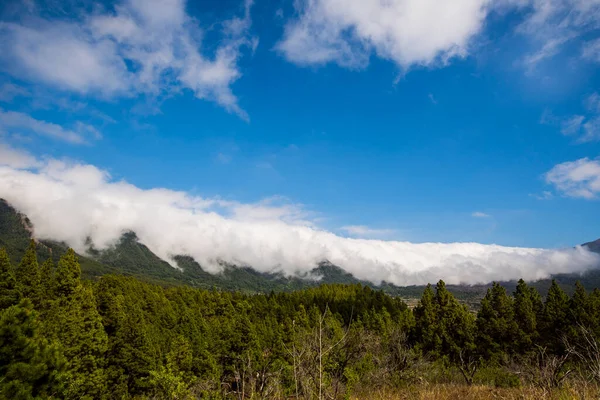 Καταρράκτης Clouds Στην Καλντέρα Taburiente Νήσος Palma Κανάριοι Νήσοι Ισπανία — Φωτογραφία Αρχείου