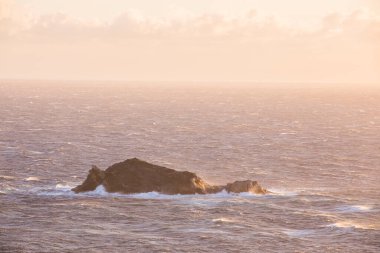 İspanya, Cap de Creus Doğa Parkı 'nda kış gündoğumu.