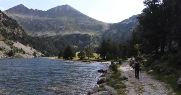 Summer Landscape Young Woman Aiguestortes Sant Maurici National Park Spain — Stockvideo